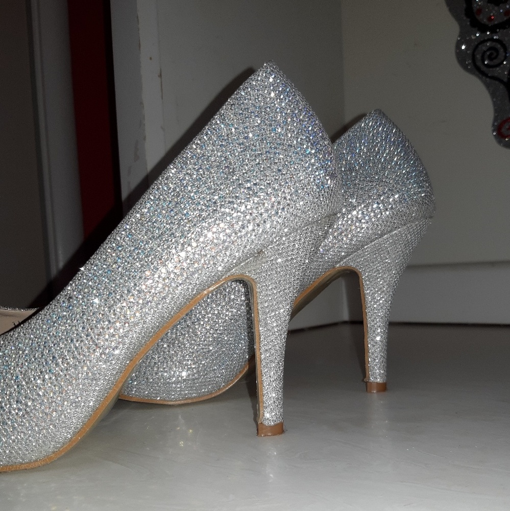 Heels - Picture 3 of 7